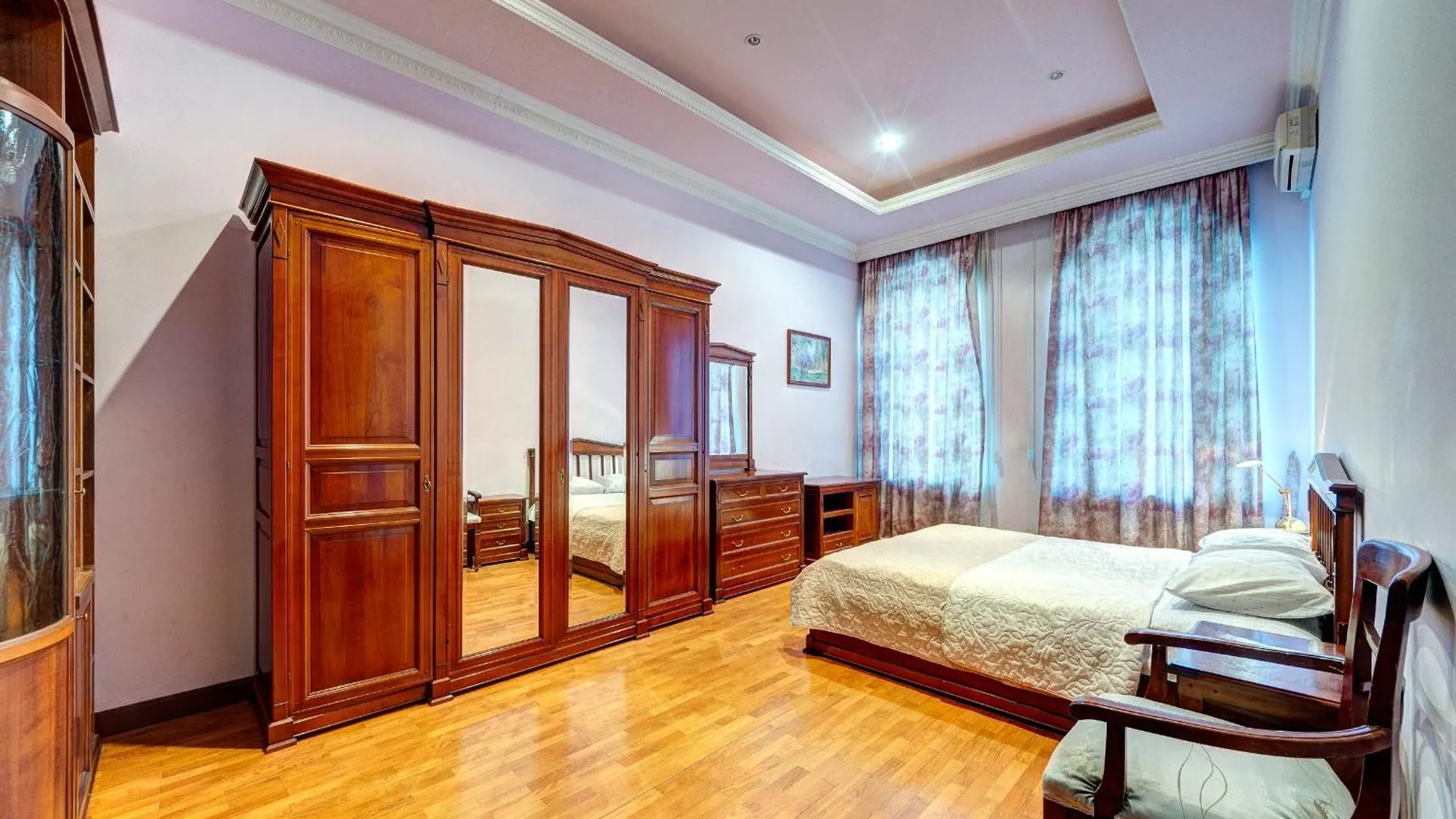 Apartment Апартаменти 3-Кімнатні В Центрі Києва, М. Площа Українських Героїв Kyiv