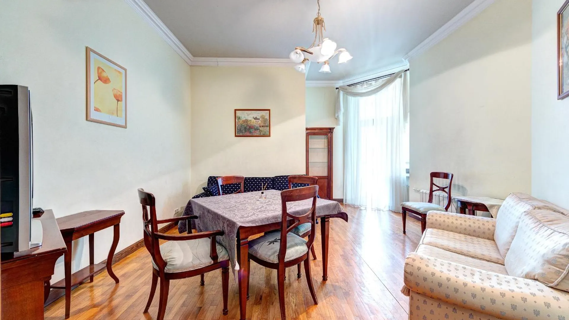 Apartment Апартаменти 3-Кімнатні В Центрі Києва, М. Площа Українських Героїв Kyiv