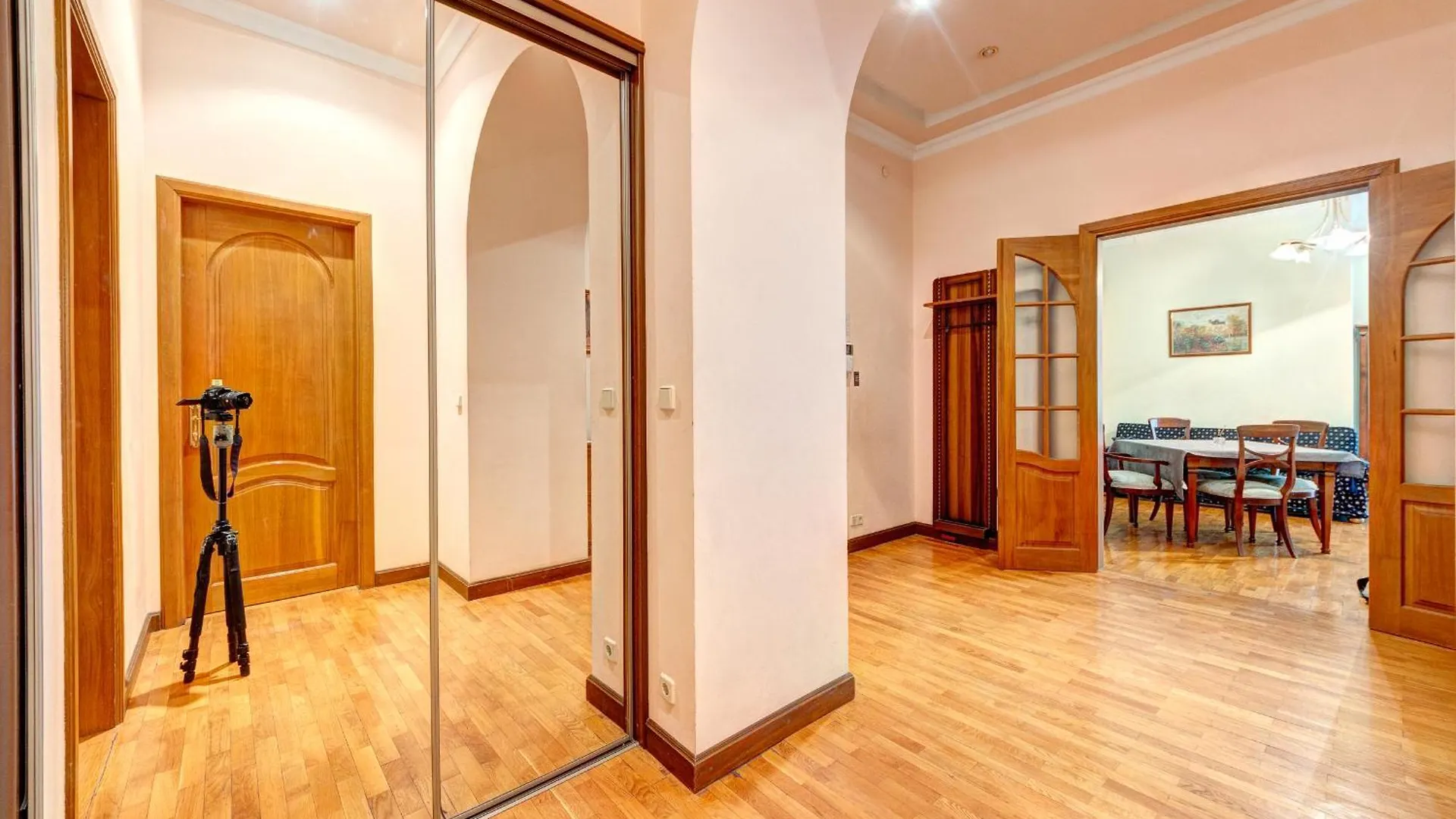 Apartment Апартаменти 3-Кімнатні В Центрі Києва, М. Площа Українських Героїв Kyiv Ukraine